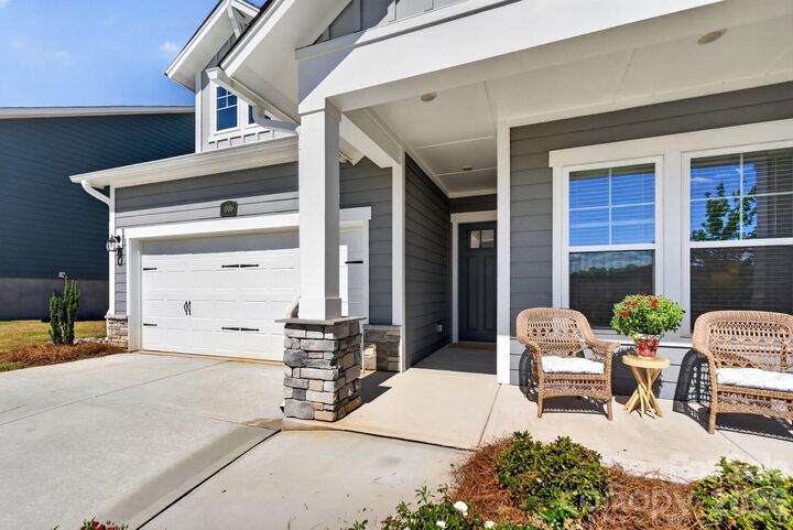 Property Photo:  1006 Lowland Way  NC 28173 