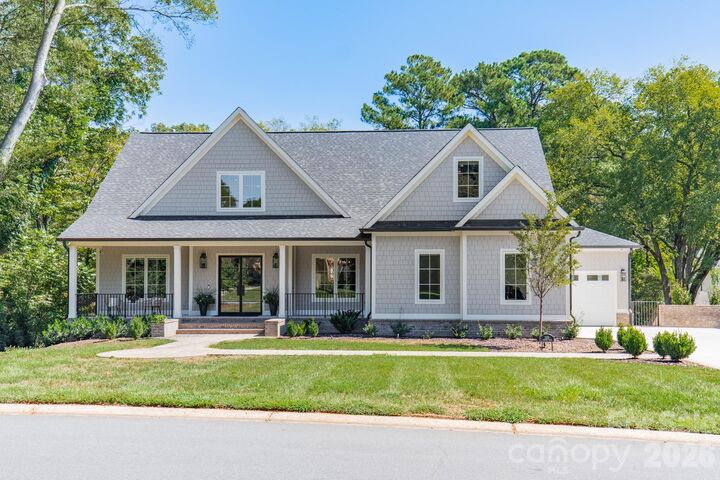 Property Photo:  3319 Gresham Place  NC 28211 