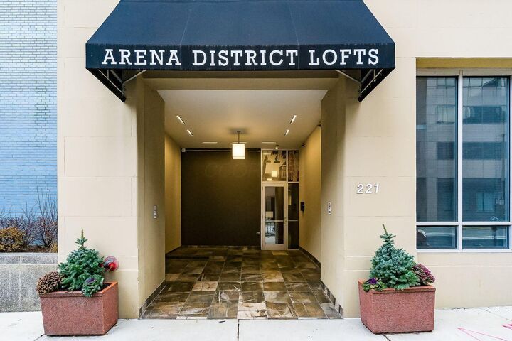 Property Photo:  221 N Front Street  OH 43215 