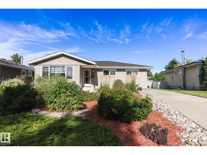 Property Photo:  6 Galen Cr  AB T8A 2L2 