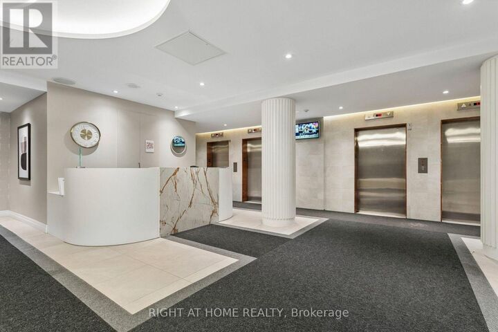 Property Photo:  550 Webb Drive 612  ON L5B 3Y4 