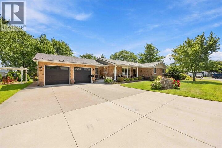 Property Photo:  416 Holland Street  ON N0N 1R0 