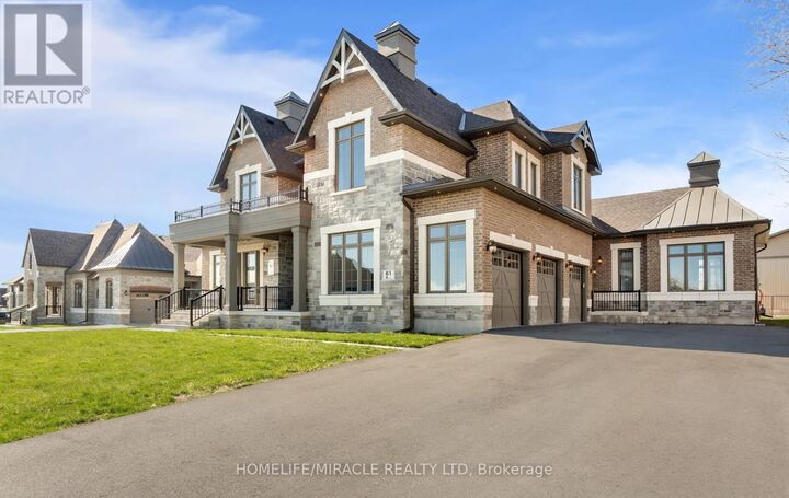 Property Photo:  61 Bonnie Brae Court  ON L9L 1V1 