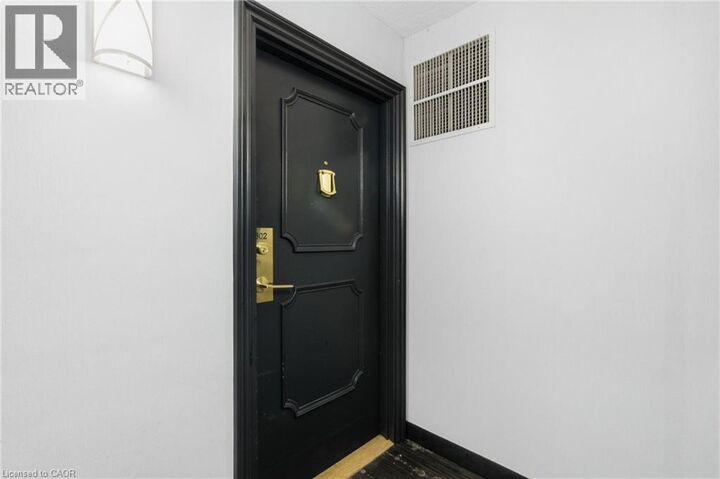 Property Photo:  2055 Upper Middle Road 602  ON L7P 3P4 