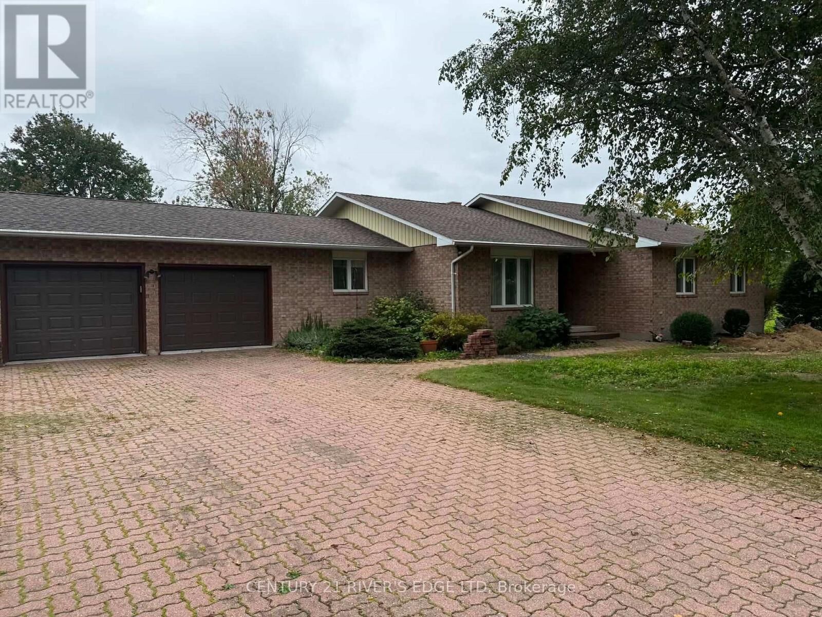 Property Photo: 11152 Grisdale Boulevard ON K0E 1K0