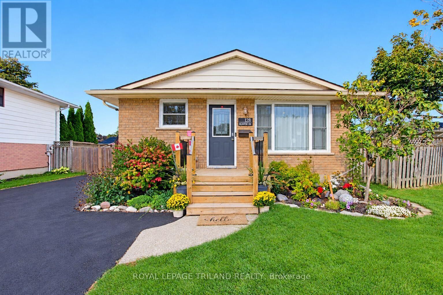 Property Photo:  128 Highview Drive  ON N5R 5R4 