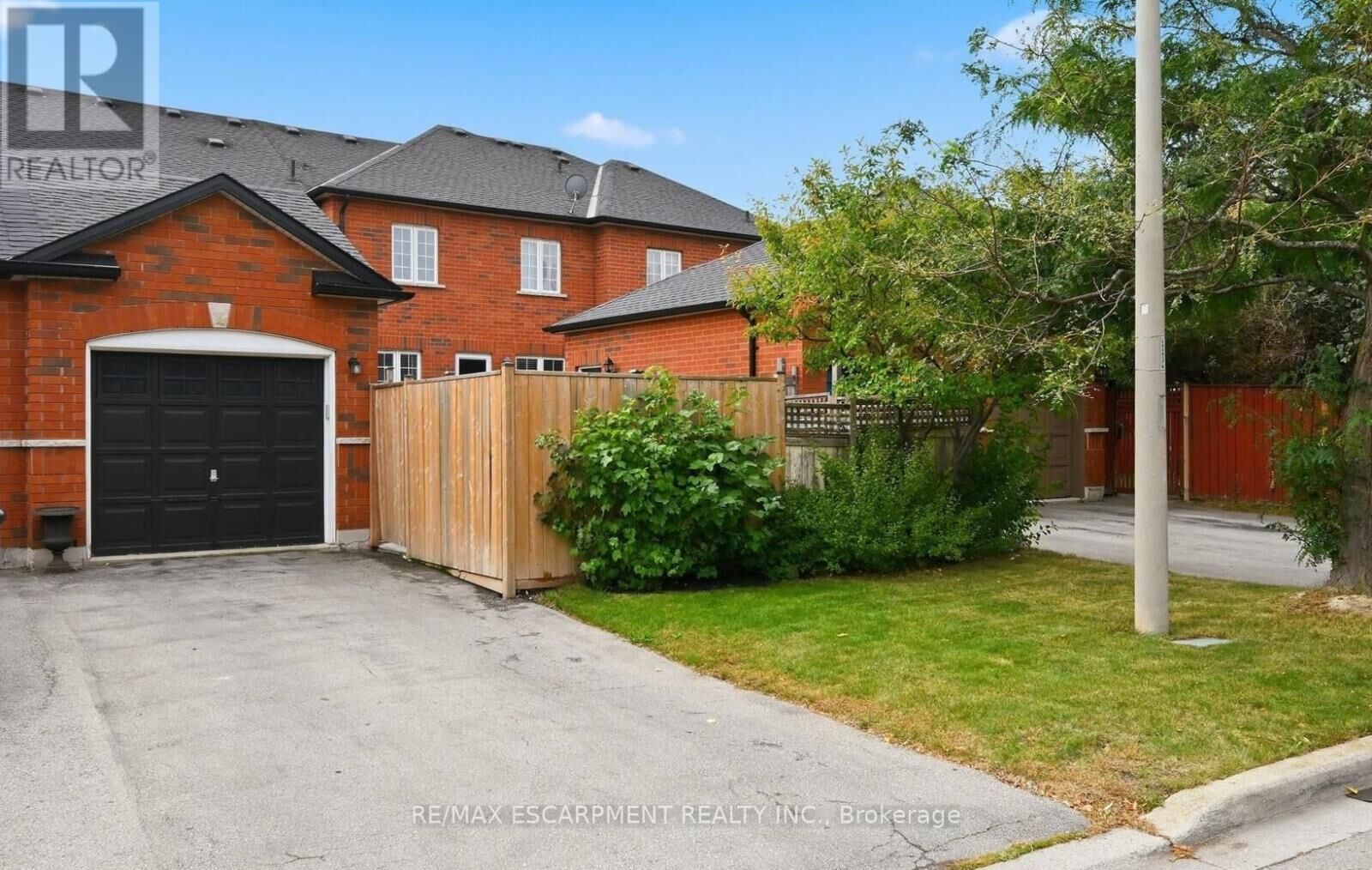Property Photo: 5035 Corporate Drive ON L7L 7L5