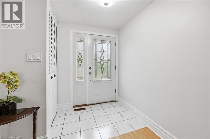Property Photo:  2066 Brant Street 2  ON L7P 3A6 