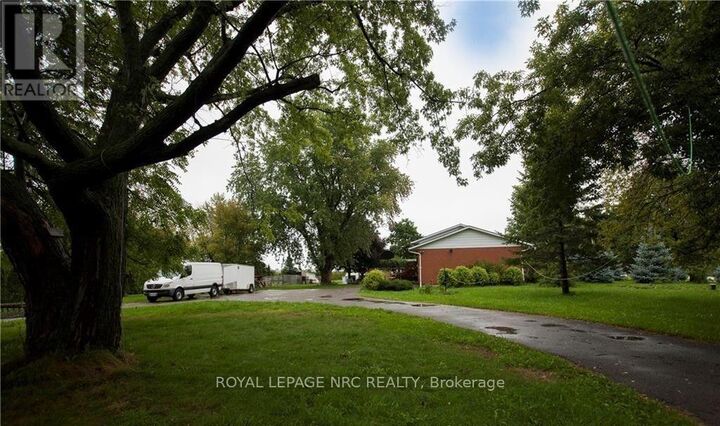 Property Photo: 4823 North Thirty Road North ON L3J 1W2