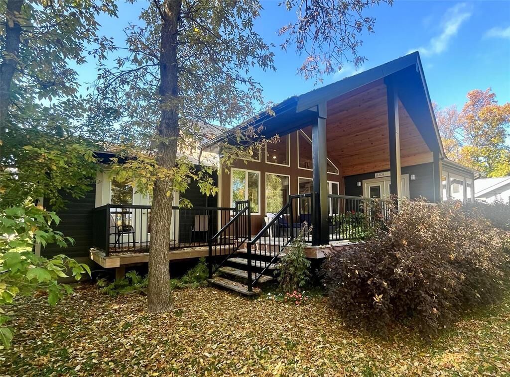 Property Photo:  7 Norway Avenue  MB R0C 2B0 