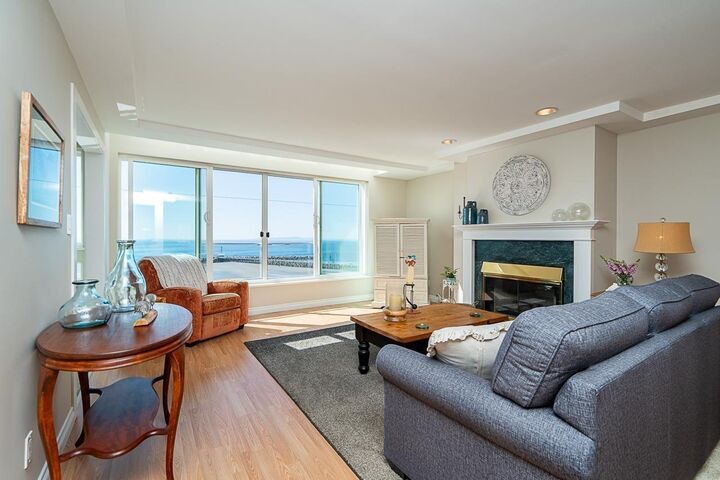 Property Photo:  15165 Marine Drive 3rd Floor  BC V4B 1C5 