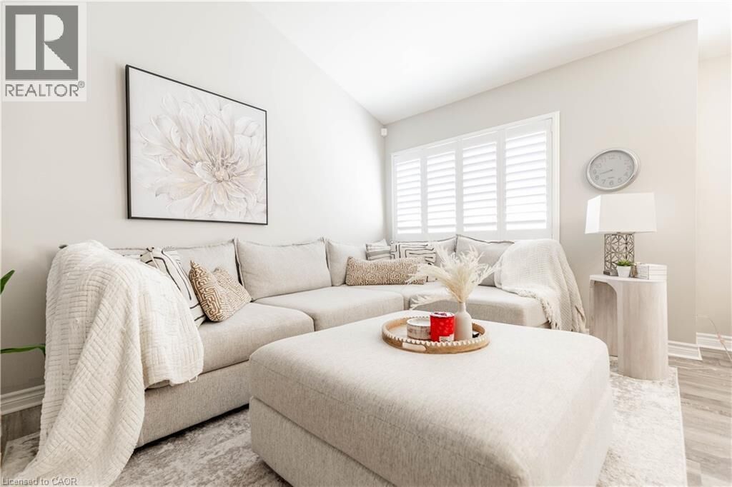 Property Photo:  82 Overlea Drive  ON N2M 1T1 