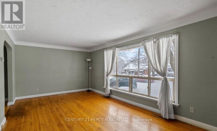 Property Photo: 711 Victoria Street ON N5Y 4C5