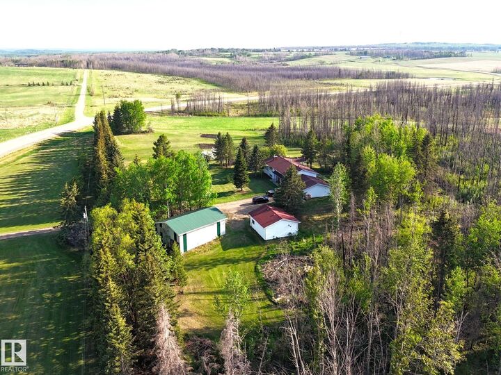 Property Photo:  53306 Rrd 75A  AB T0E 0T0 