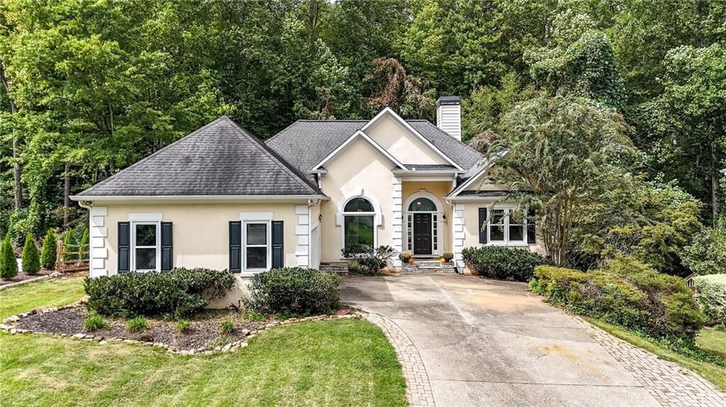 Property Photo: 3733 Upland Drive GA 30066