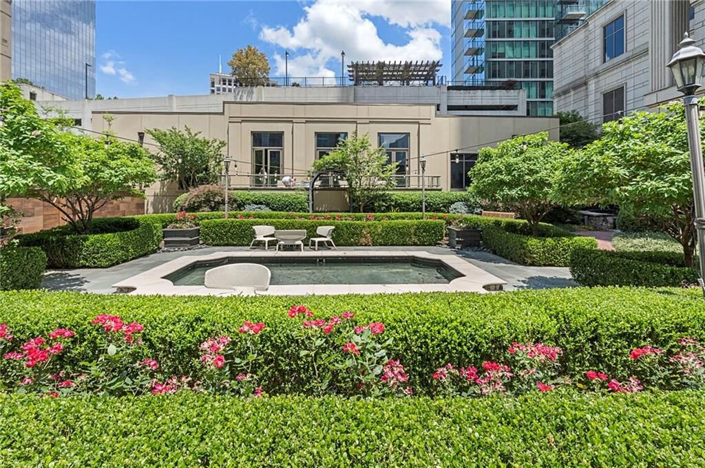 Property Photo: 3376 Peachtree Road NE 44B GA 30326