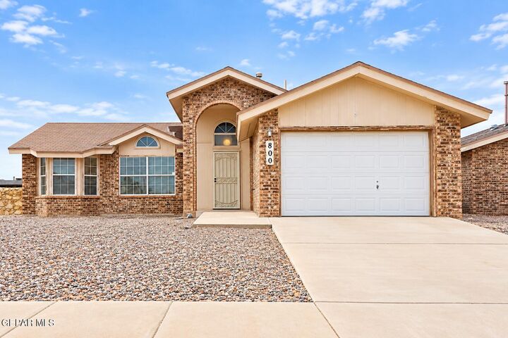 Property Photo: 800 Nazareno Street TX 79928