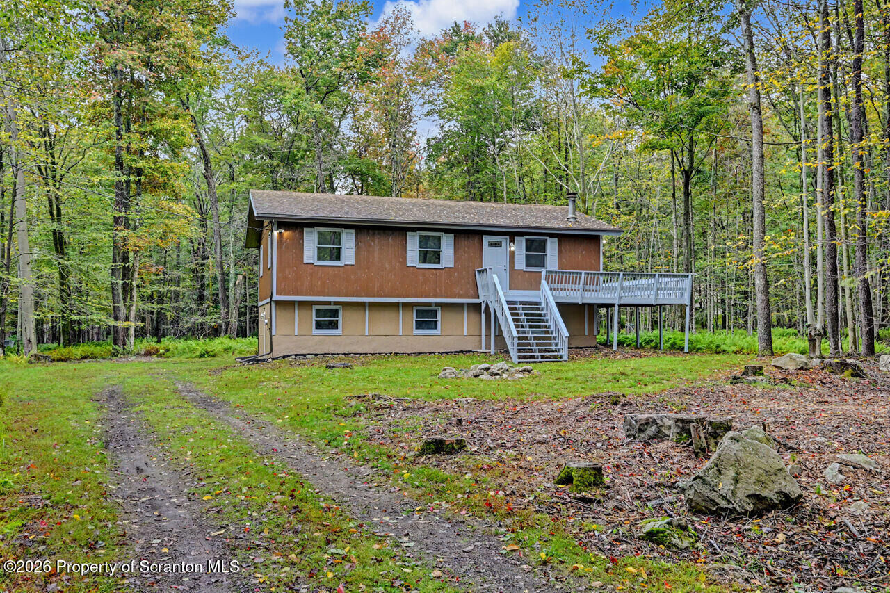Property Photo:  8 Leah Lane  PA 18424 