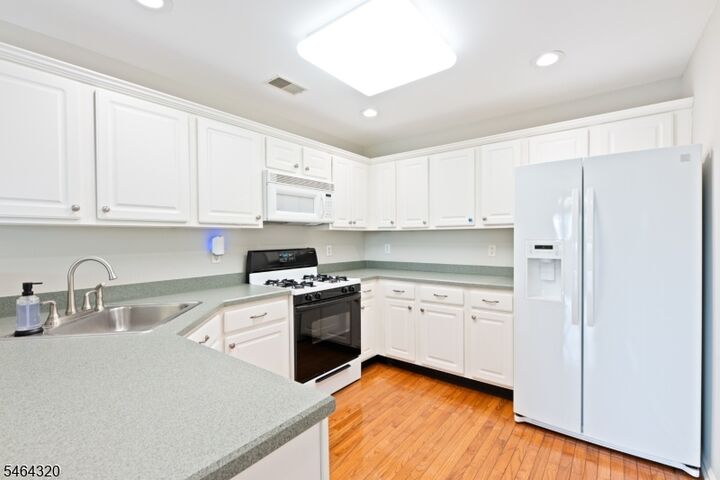 Property Photo:  1030 Robin Ct  NJ 08812 