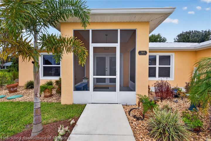 Property Photo:  144 Mango Road NE  FL 33852 