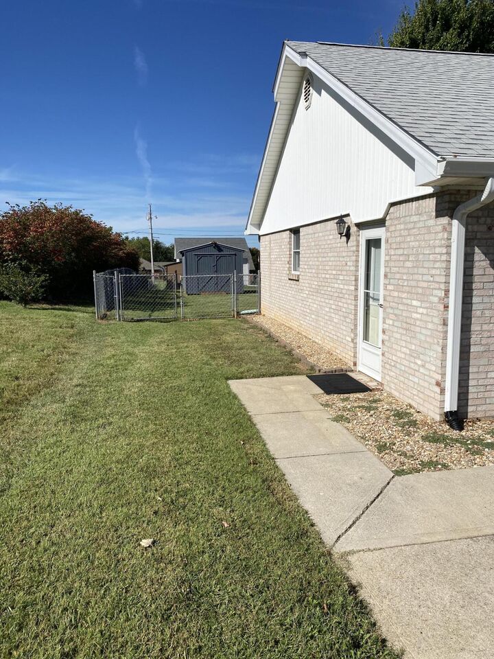 Property Photo: 125 Holly Hill Drive KY 42503