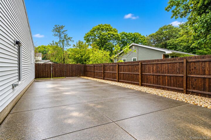 Property Photo:  3 Putter Lane  NY 11953 