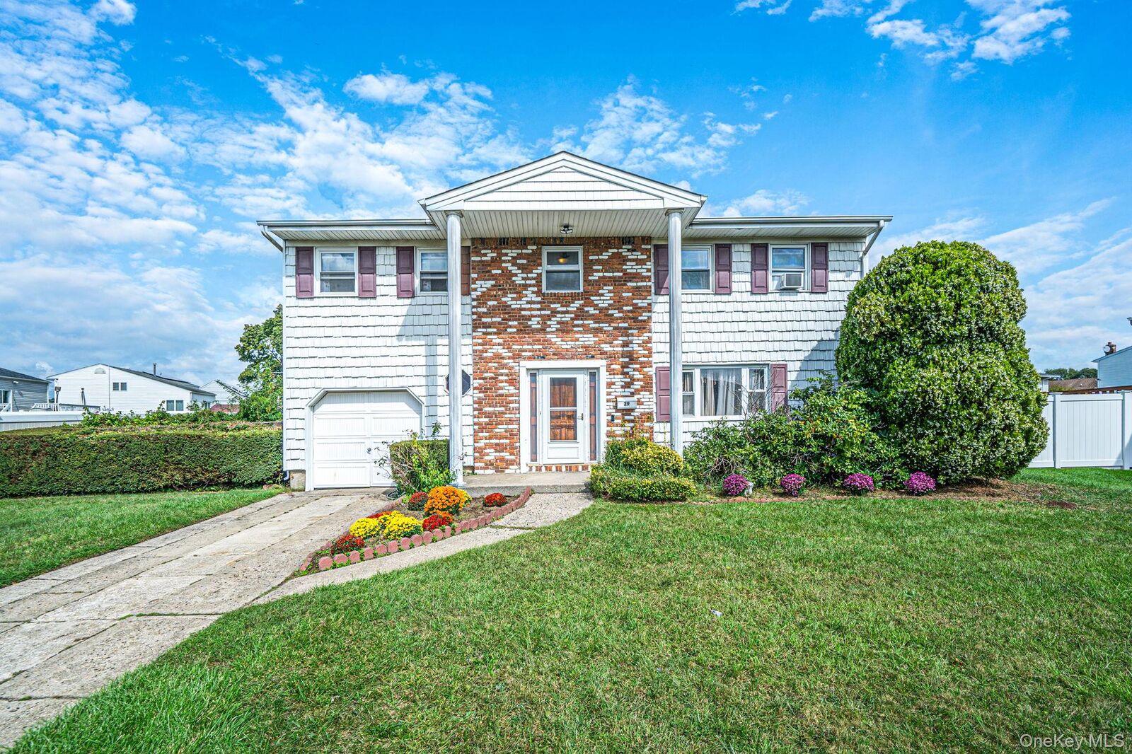 Property Photo:  29 Sunshine Lane  NY 11701 