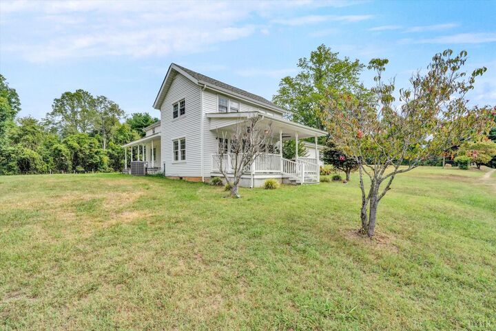 Property Photo:  202 Chestnut Lane  VA 24521 