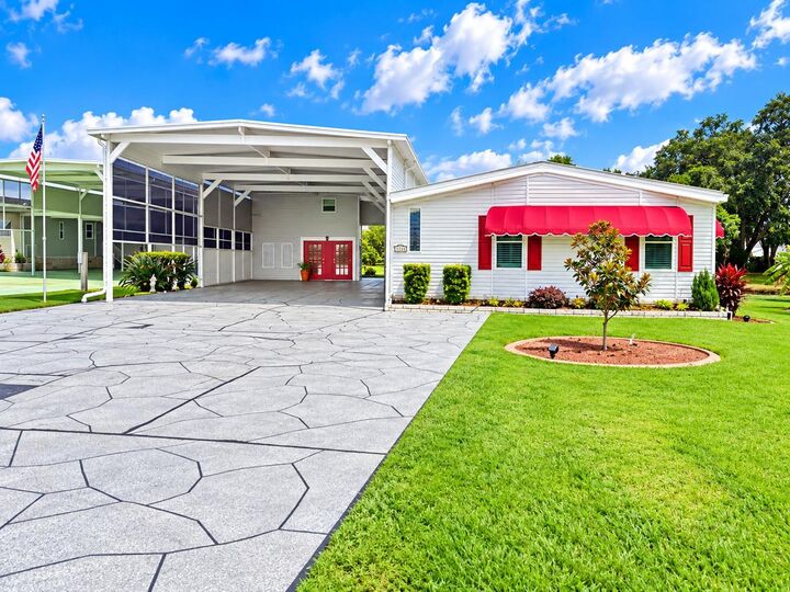 Property Photo:  5214 Island View Circle N  FL 33868 