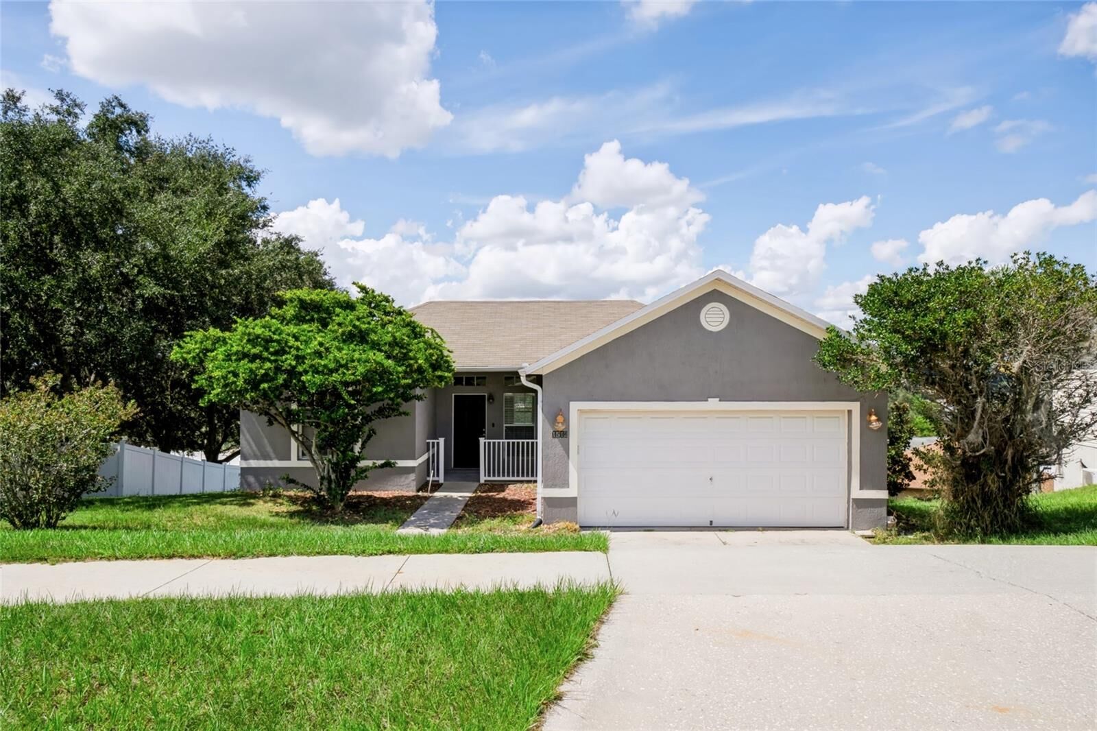 Property Photo:  1512 Presidio Drive  FL 34711 