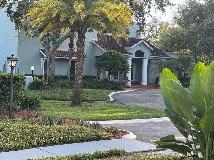 Property Photo:  2884 Somerset Park Drive 2907  FL 33613 