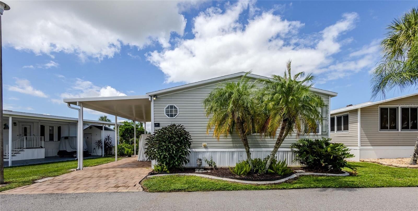 Property Photo:  2100 Kings Highway 402  FL 33980 