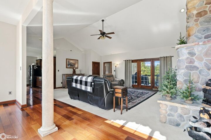 Property Photo: 2631 Salem Road IA 52623