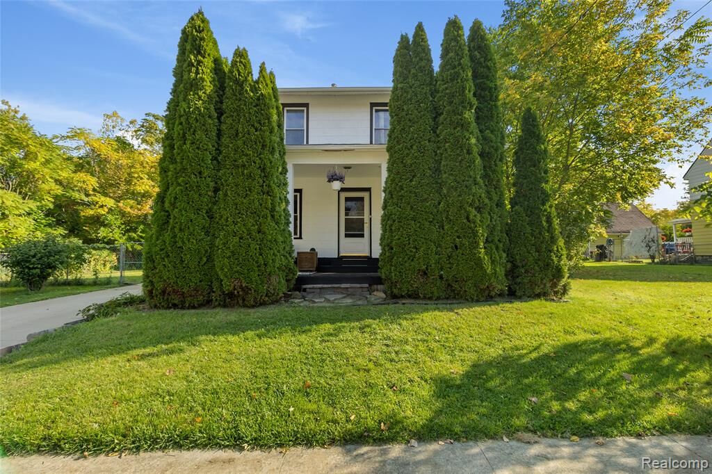 Property Photo:  1410 Begole Street  MI 48503 1234 
