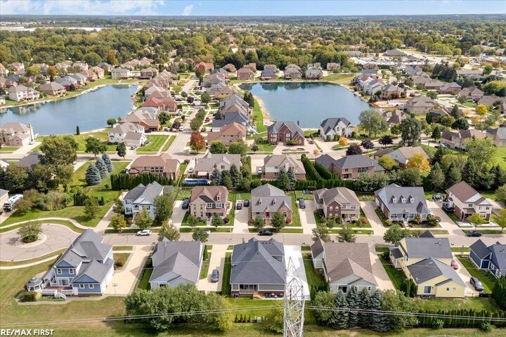 Property Photo:  49345 Golden Park Drive  MI 48315 