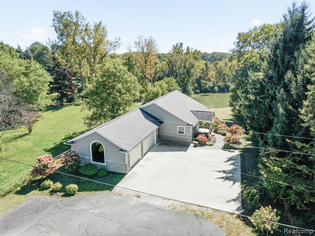 Property Photo:  3751 N River Road  MI 48059 4146 