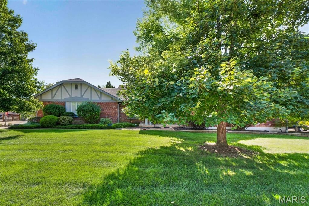 Property Photo: 1632 Lochcrest Drive MO 63017