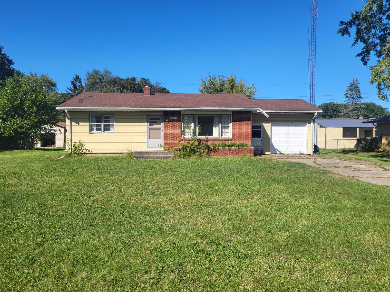 Property Photo:  209 Kublick Drive  MI 49022 