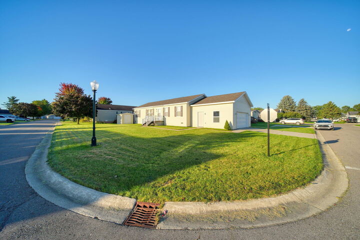 Property Photo: 1055 Cambry Circle MI 49240
