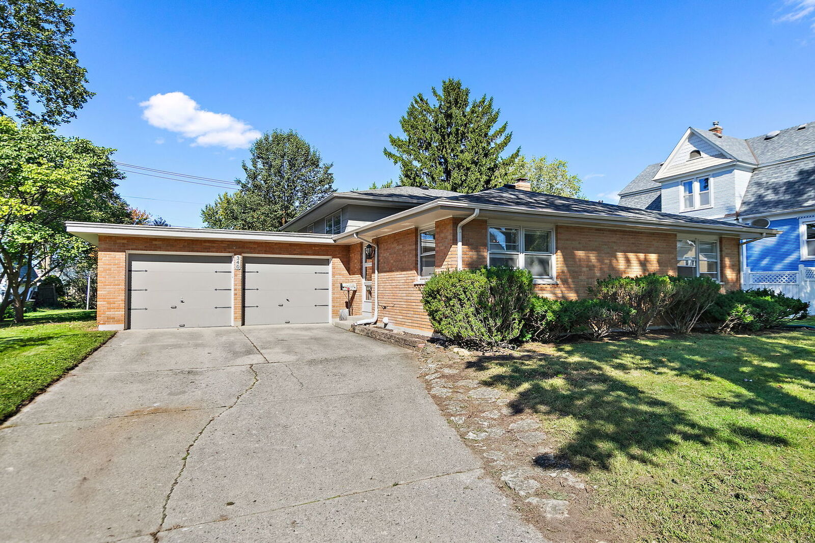 Property Photo: 340 Illinois Street IL 60118