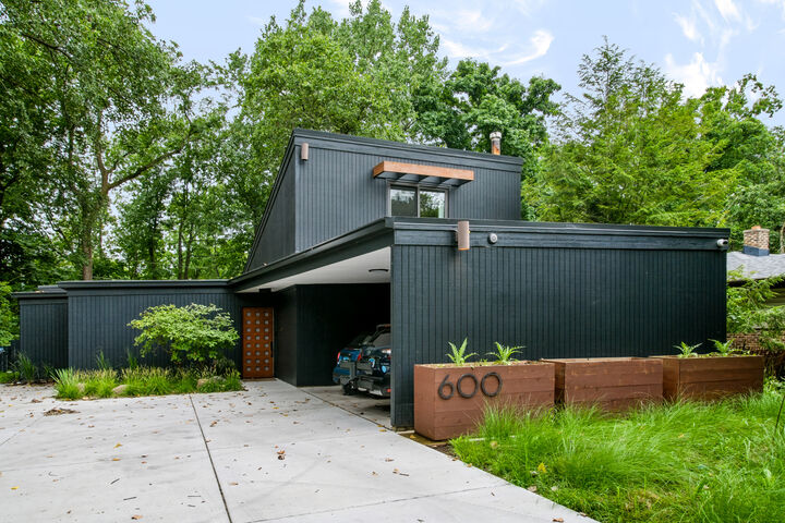 Property Photo: 600 Hill Street IL 60035