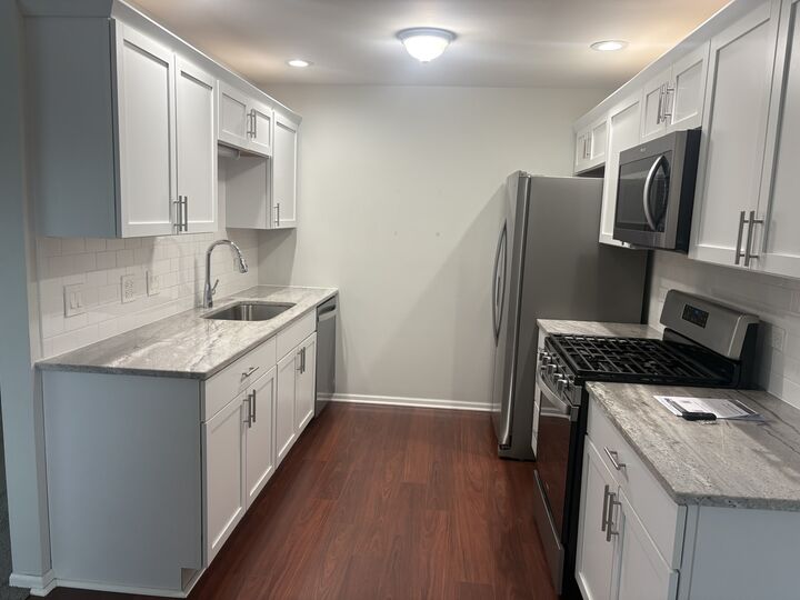 Property Photo: 633 Mallard Court A2 IL 60103