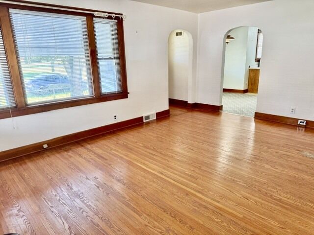 Property Photo: 409 Oak Street IL 61316