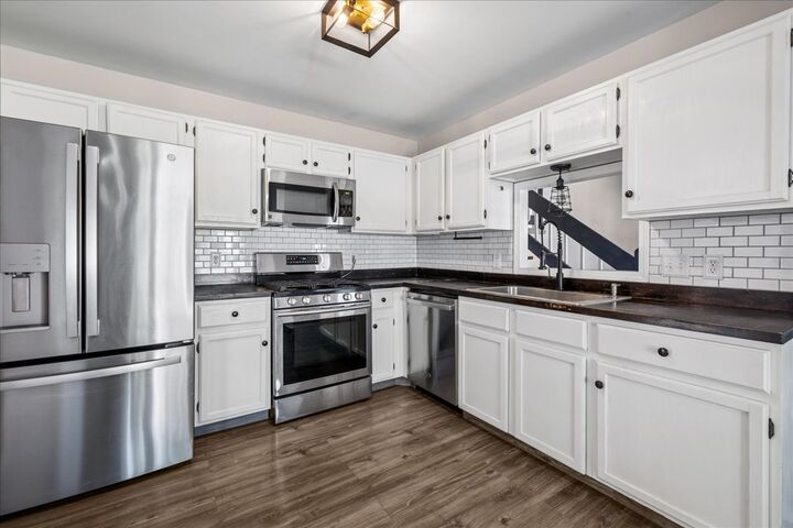 Property Photo: 304 S Cross Trail IL 60050