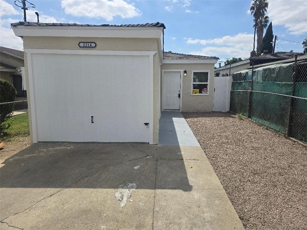 Property Photo:  2214 E 111th  CA 90059 