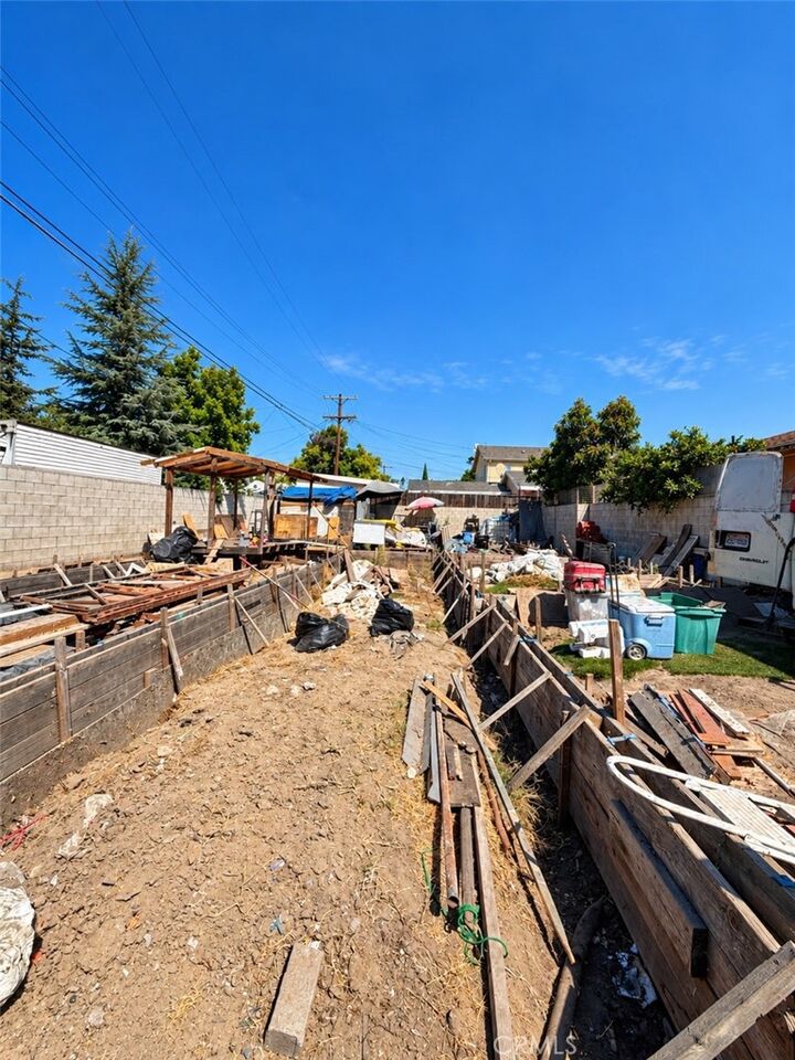 Property Photo: 661 W 65th CA 90044