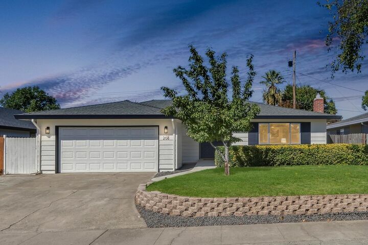 Property Photo:  208 Baldwin Avenue  CA 95678 