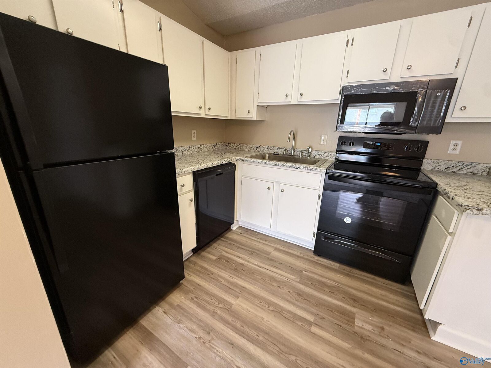 Property Photo: 6611-C Willow Pointe Drive 109 AL 35806