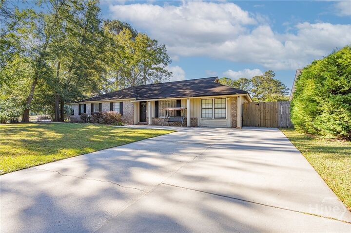 Property Photo:  17 Oxford Court  GA 31419 