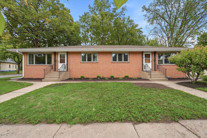 Property Photo:  625-627 Summer Street NE  MN 55413 